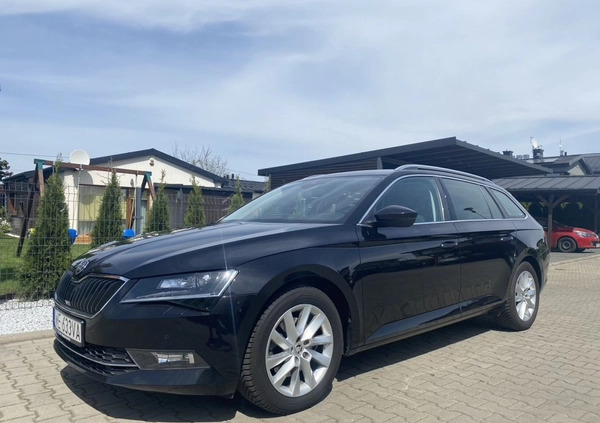 Skoda Superb cena 76900 przebieg: 136000, rok produkcji 2018 z Brzeg Dolny małe 211